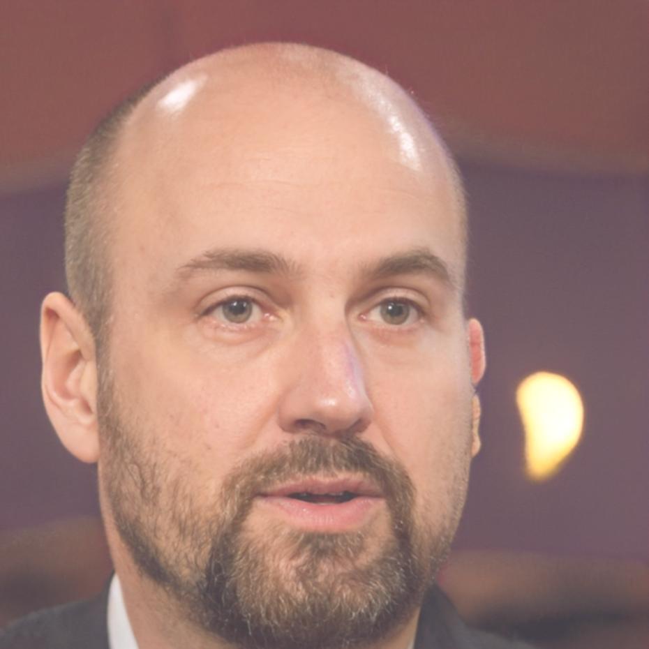Portrait de Mathéo Girard, consultant en finance d'entreprise